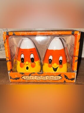 😘 JOHANNA PARKER Ceramic Halloween Vtg Inspo  Candy Corn Salt & Pepper Shakers